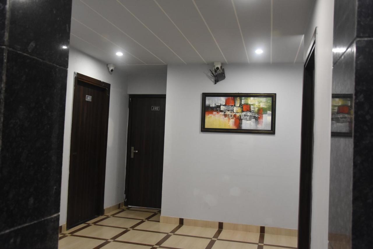 Hotel De Luxe Basai Road Gurgaon Exterior foto